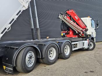 CF 530 8x4-4 / FASSI 27.5 t/m CRANE + TIPPER